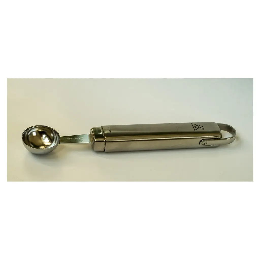 The tiny scoop for vegetable balls